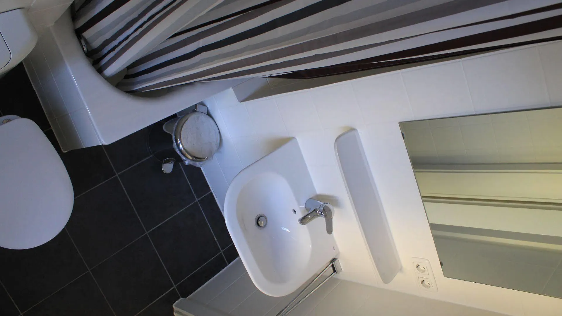 Freddapp One Hotel Frankfurt am Main 3*,